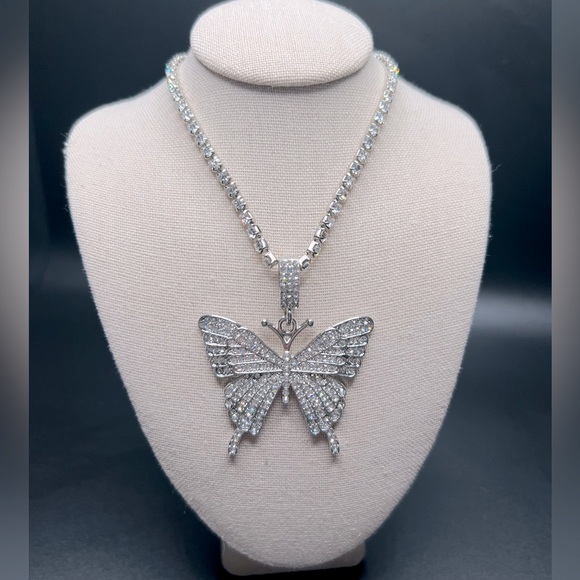 Silver Rhinestone Sparkly Statement Butterfly Necklace - Picture 1 of 4